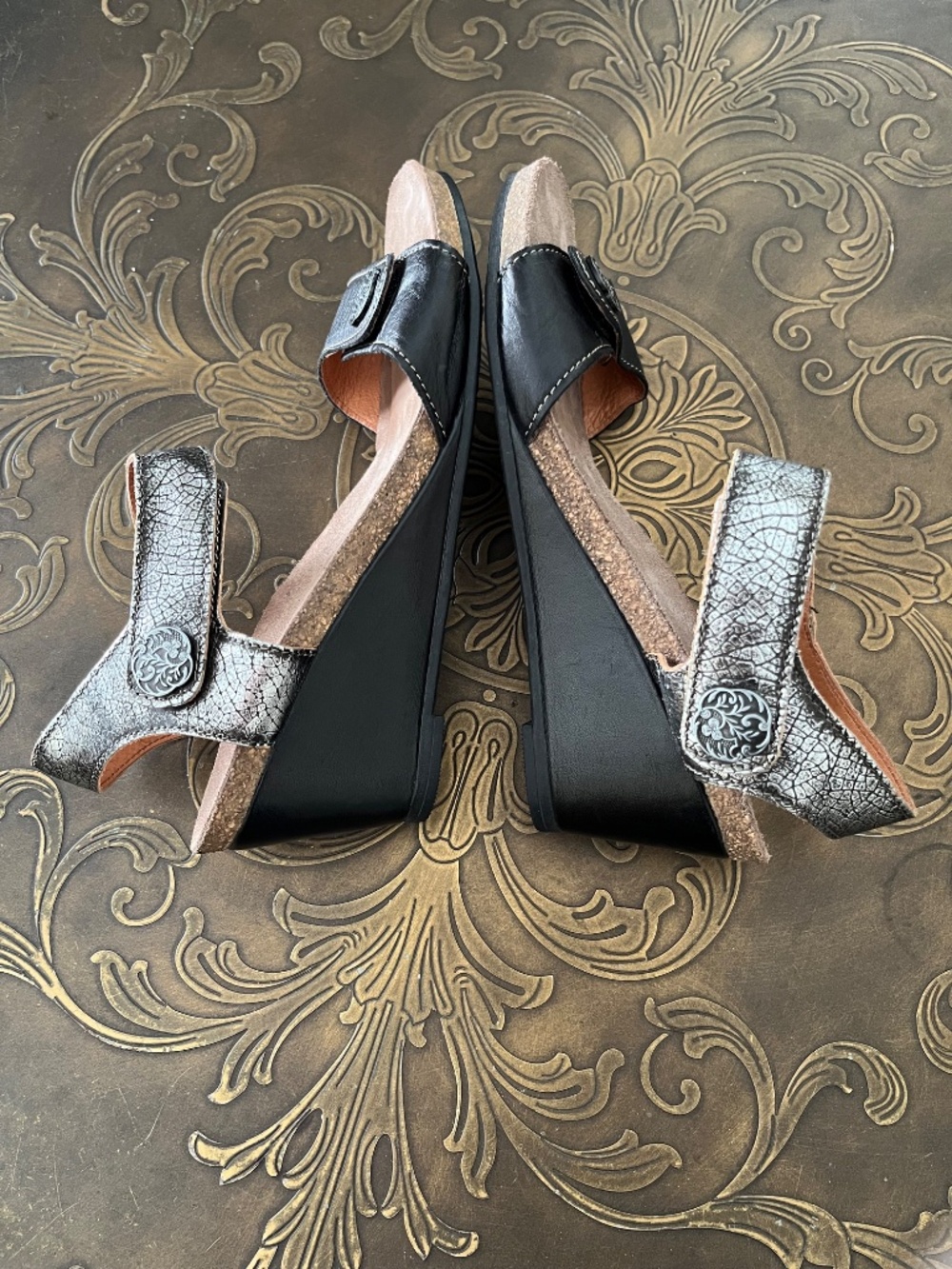 Taos Footwear Leather Wedge Sandals Womens Sz 7.5 (EU 38) Adjustable Straps - Picture 4 of 10